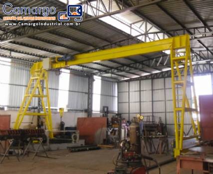 P�rtico para 10 toneladas e 30 metros de trilhos