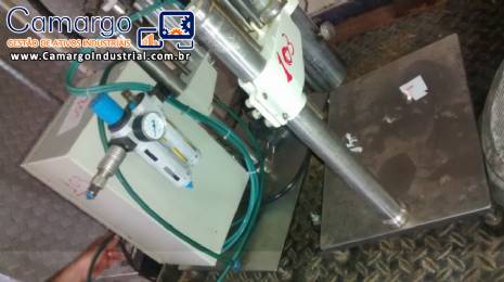 Batoqueira tampadora eletropneum�tica em inox semiautom�tica Km m�quinas